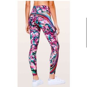 🌟Lululemon Wunder Under Nulux Spectrum Hi-Rise tight, size 6🌟 RARE!